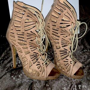 Tan/ Cream cut out tie up booties